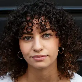 Portrait von Tiesan-Yesim Atas, Absolvent der IAF Schauspielschule, 2022