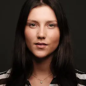 Portrait von Michelle Coenen, Absolventin der IAF Schauspielschule, 2017