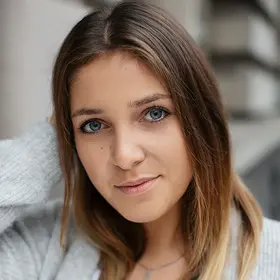 Portrait von Jenny Bless, Absolventin der IAF Schauspielschule, 2019