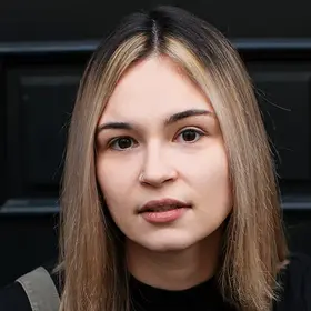 Portrait von Emilia Klyk, Absolventin der IAF Schauspielschule, 2022