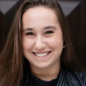 Portrait von Lena Marianne Küsters, Absolventin der IAF Schauspielschule, 2019