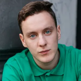 Portrait von Marvin dos Santos Ramos, Absolvent der IAF Schauspielschule, 2020