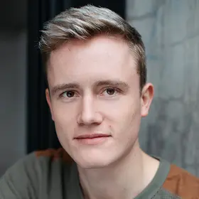 Portrait von Fabian Jaray, Absolvent der IAF Schauspielschule, 2019