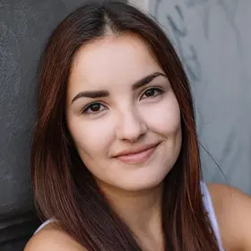 Portrait von Laura von Palubitzki, Absolventin der IAF Schauspielschule, 2020