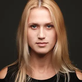 Portrait von Stefani Stosic, Absolventin der IAF Schauspielschule, 2017