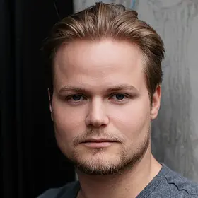 Portrait von Timo Gastager, Absolvent der IAF Schauspielschule, 2021