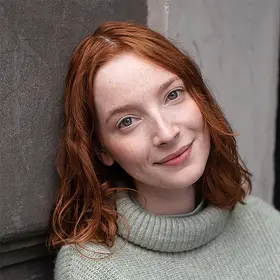 Portrait von Maria Sophie Siegl, Absolventin der IAF Schauspielschule, 2023