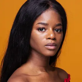 Portrait von Melodie Simina, Absolventin der IAF Schauspielschule, 2019