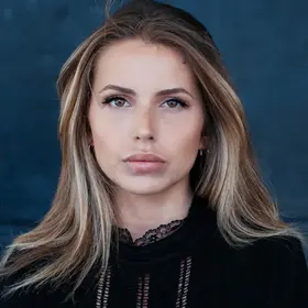 Portrait von Katharina Boosten, Absolventin der IAF Schauspielschule, 2018