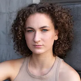 Rebekka Roohnikan - Graduating Class 2024 IAF Schauspielschule
