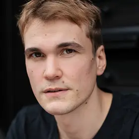 Portrait von Alexander Zauner, Absolvent der IAF Schauspielschule, 2019