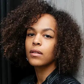 Portrait von Paula Essam, Absolventin der IAF Schauspielschule, 2021