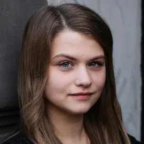 Portrait von Jessica Noack, Absolventin der IAF Schauspielschule, 2022