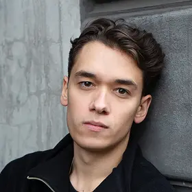 Portrait von Merlin Walden, Absolvent der IAF Schauspielschule, 2023