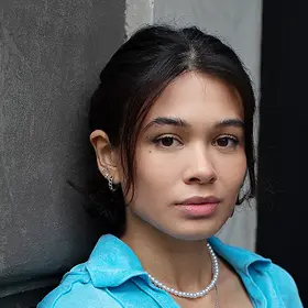 Portrait von Vanessa Velemir Diaz, Absolventin der IAF Schauspielschule, 2023