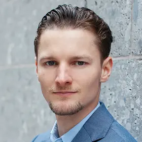Portrait von Julian Jonas Stumpp, Absolvent der IAF Schauspielschule, 2018