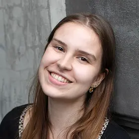 Portrait von Clara Meiners Muro, Absolventin der IAF Schauspielschule, 2023