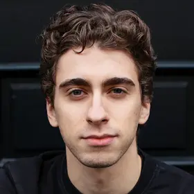 Portrait von Roberto Capasso, Absolvent der IAF Schauspielschule, 2022