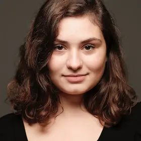 Portrait von Laura Lechner, Absolventin der IAF Schauspielschule, 2017