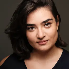 Portrait von Elif Kardesseven, Absolventin der IAF Schauspielschule, 2017