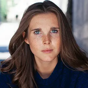 Portrait von Anna Overdiek, Absolventin der IAF Schauspielschule, 2018