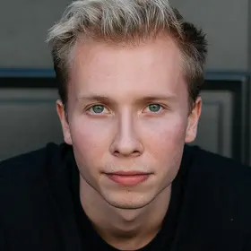Portrait von Niklas Geiling, Absolvent der IAF Schauspielschule, 2020
