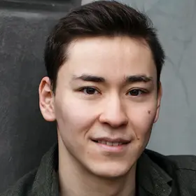 Portrait von David Pimshteyn, Absolvent der IAF Schauspielschule, 2022